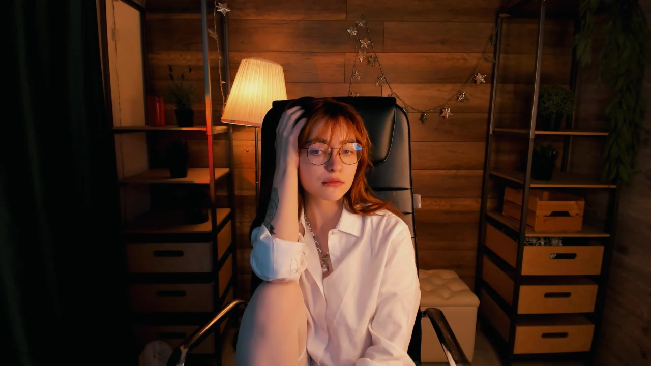 Model - JessCuddlies naked