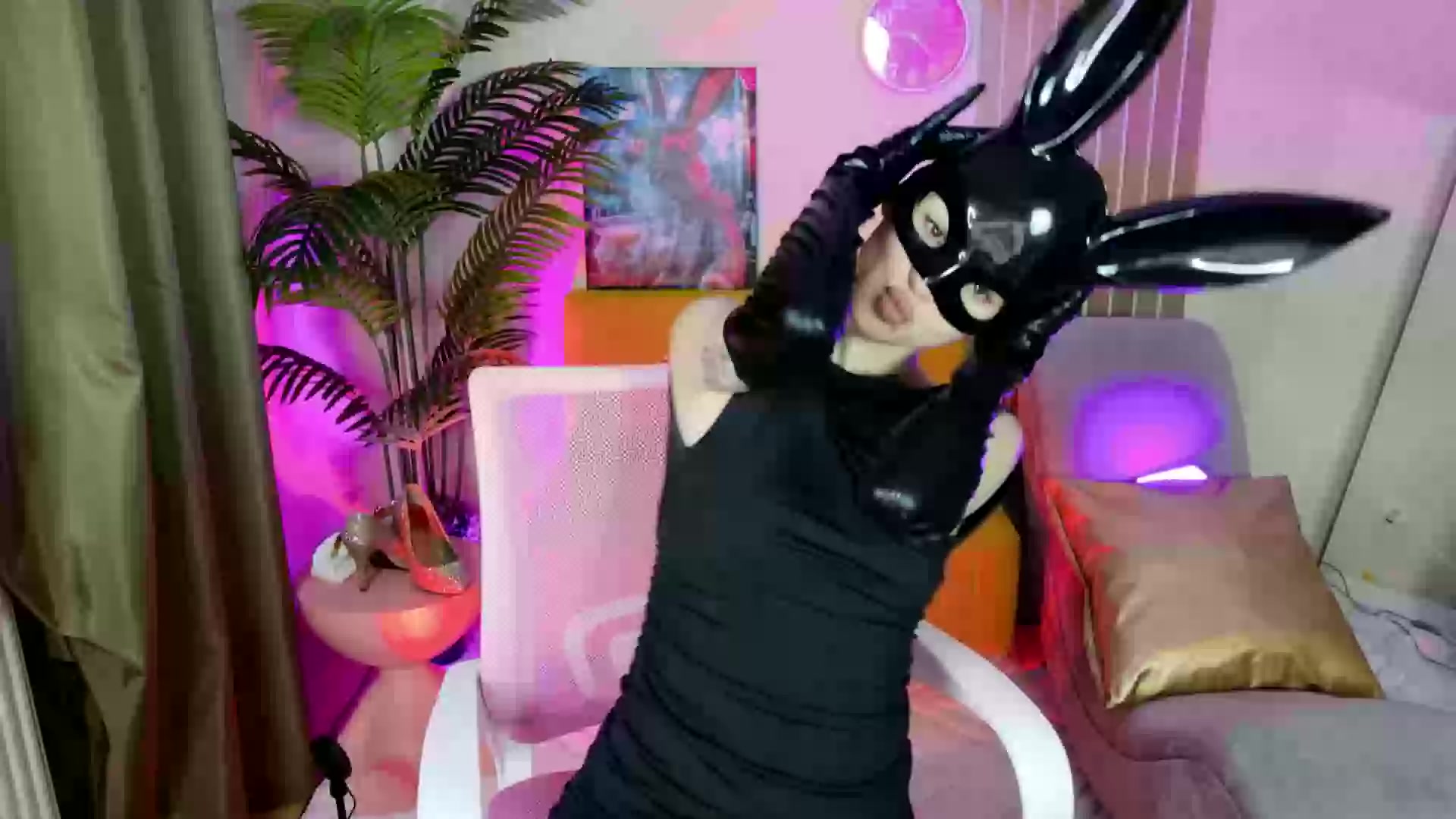 Model - Maxin Carroll blowjob