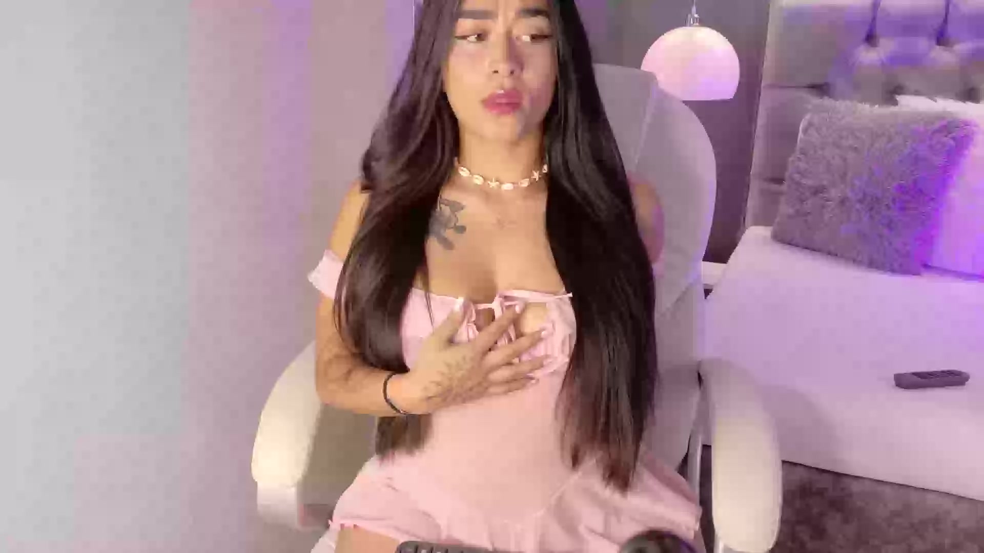 Model - Lexxiee Haze latina