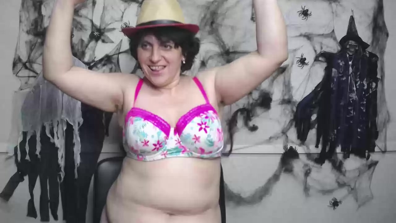 Model - LuciaMi bigass