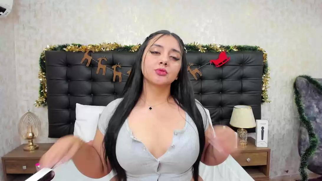 Model - AmaliaDalton anal