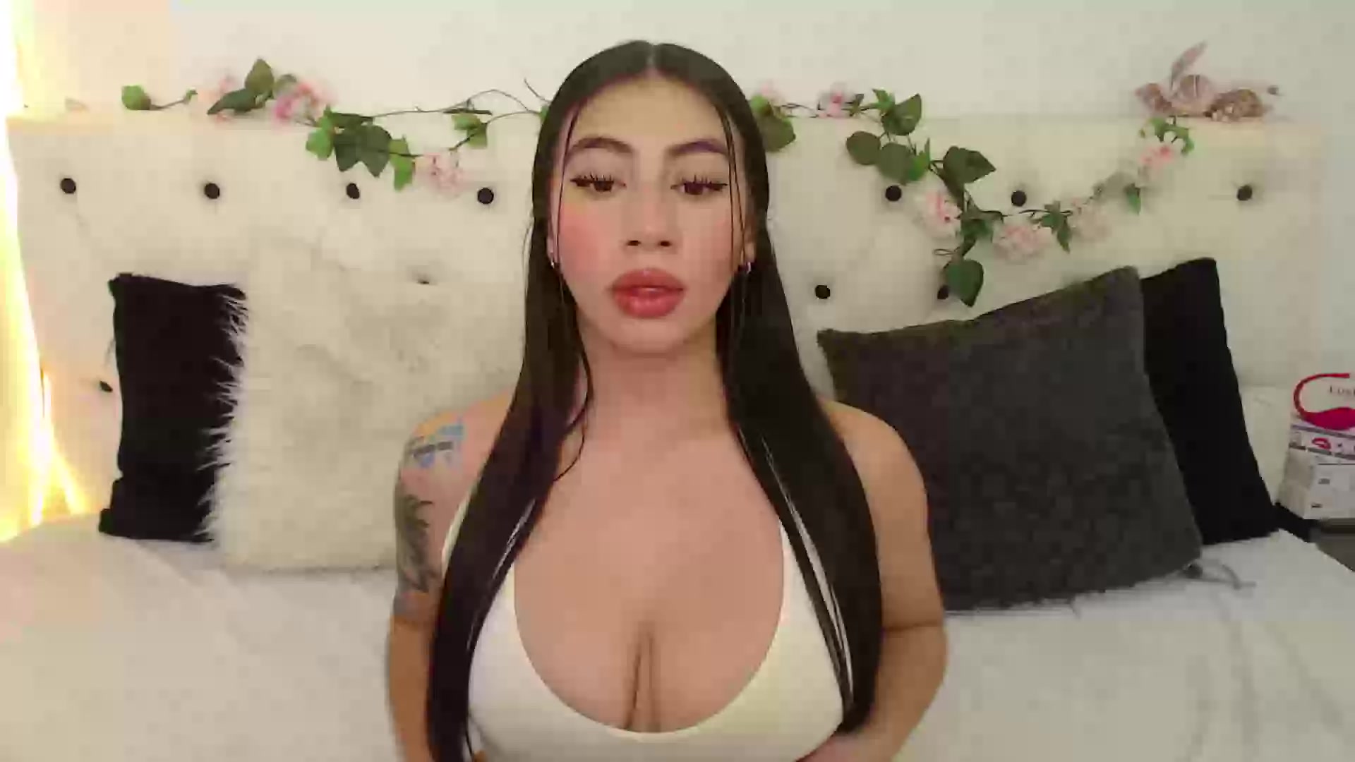 Model - Mia Thomsom anal