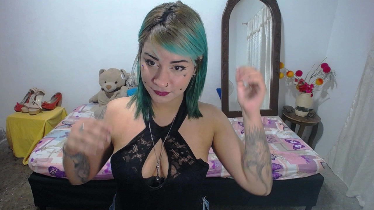 Model - hinatamod21 bigtits