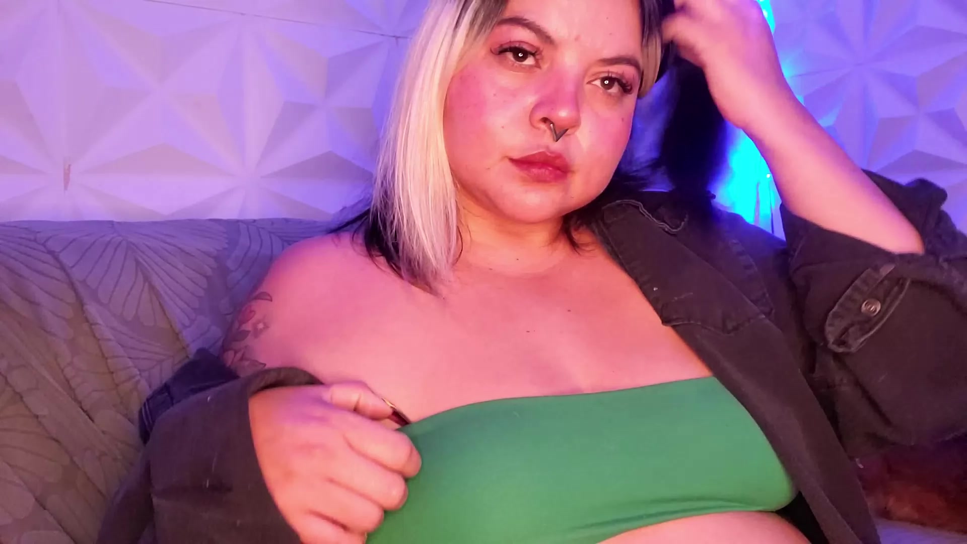 Model - Satyn Doll bigbutt