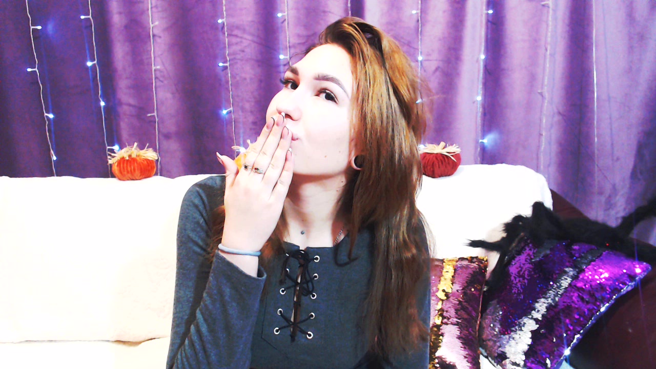 Model - LinaCuteGirl fingers