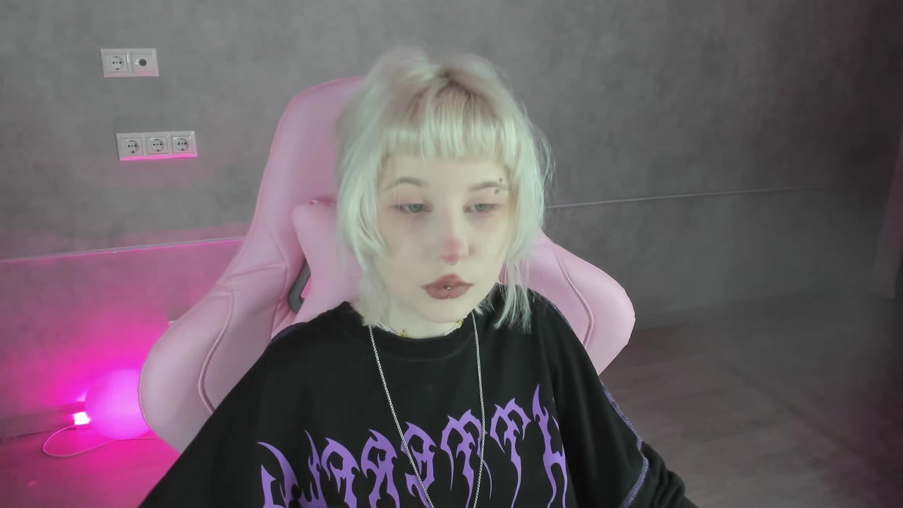 Model - Vivian LOVENSE