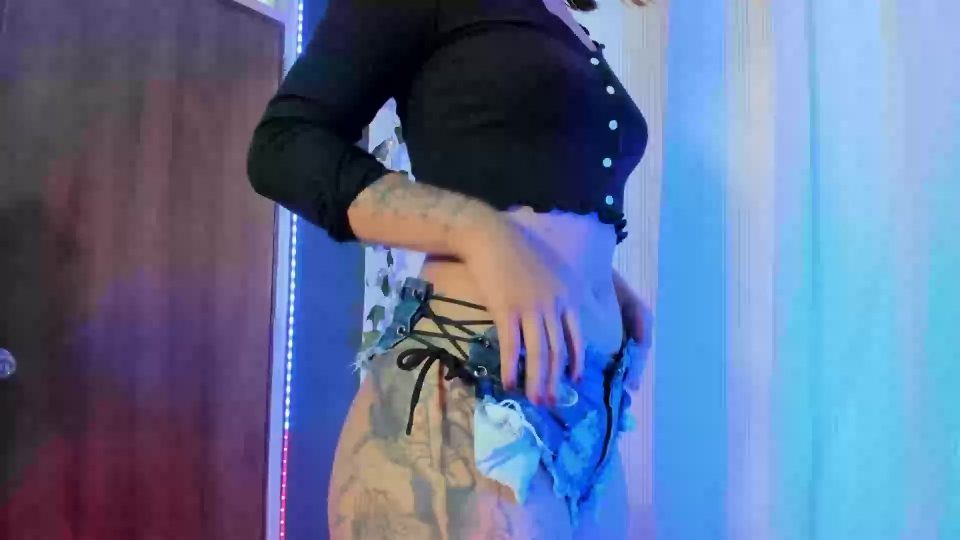 Model - Francys Tiamo pantyhose