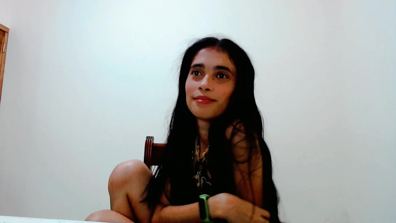 Model - petit-linda18 petite