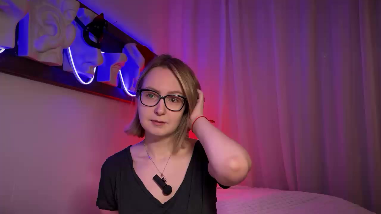 Model - Kira Dea fetish