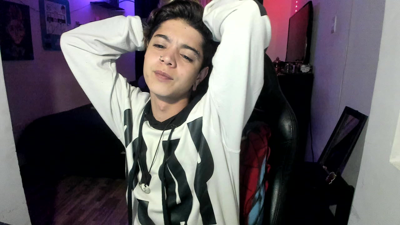 Model - Dany Phanton dildo