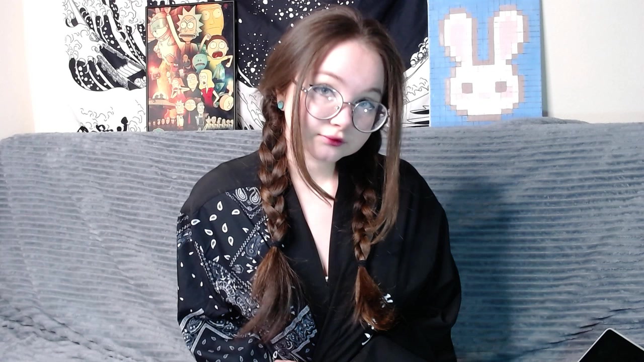 Model - YuiBeesley deepthroat