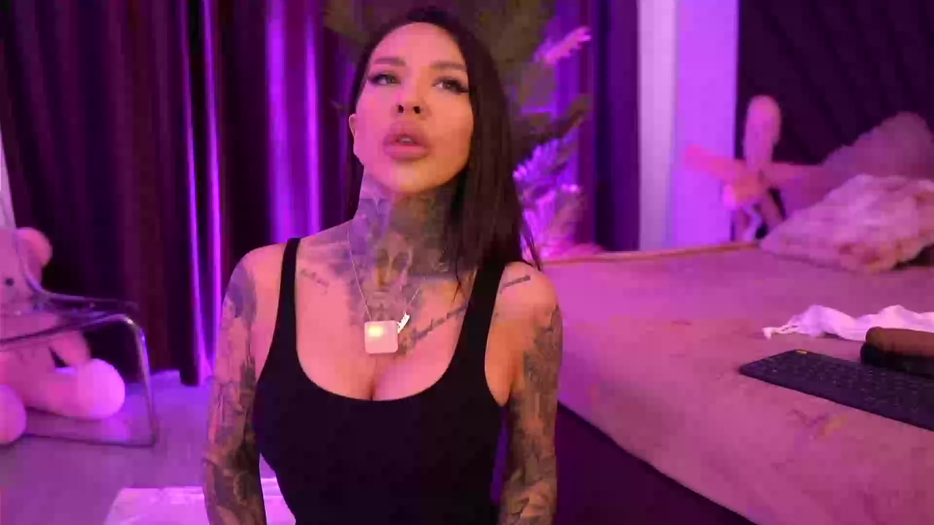 Model - ScarletNoir anal