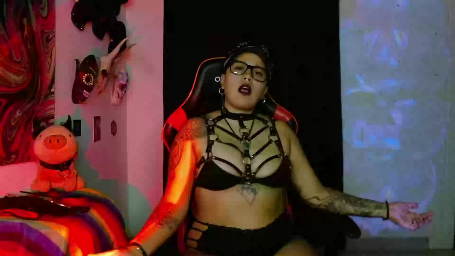 Model - Mistress Ohara Sharanam ass