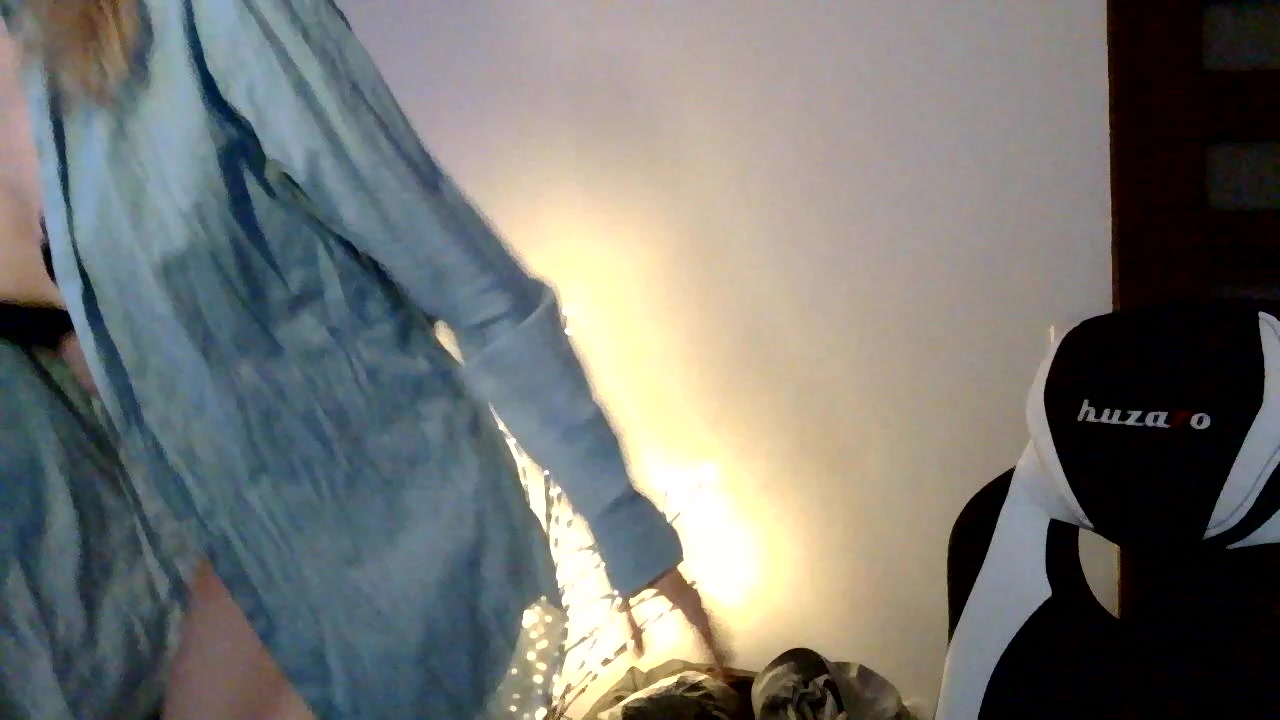 Model - Lady OMG sexy