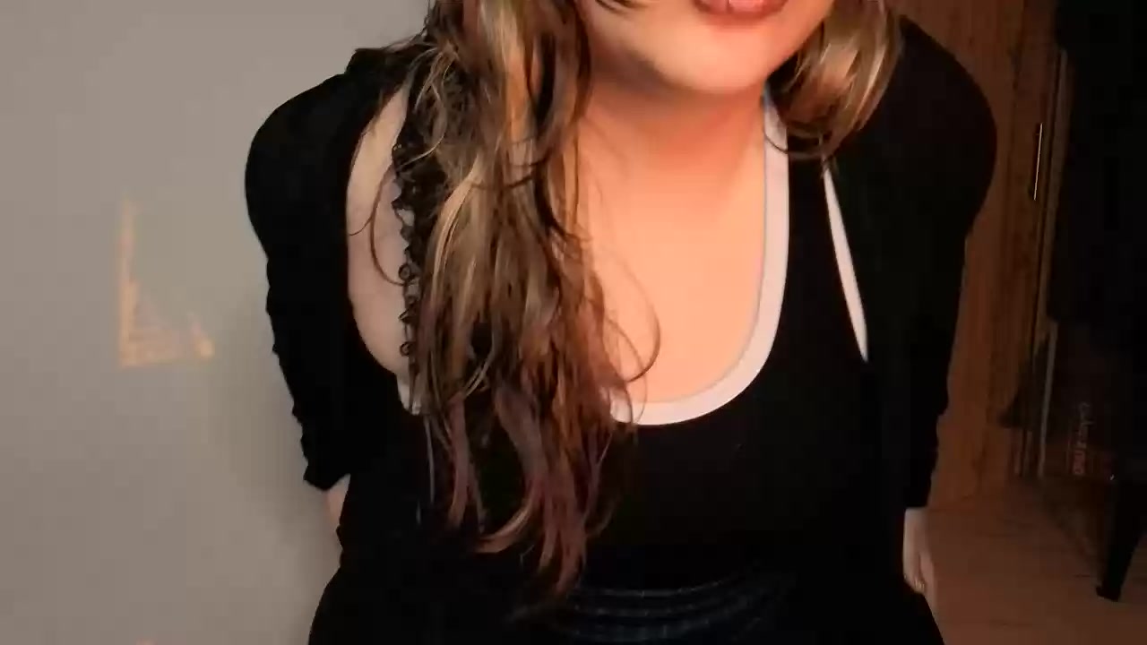 Model - SweetViolet shaved