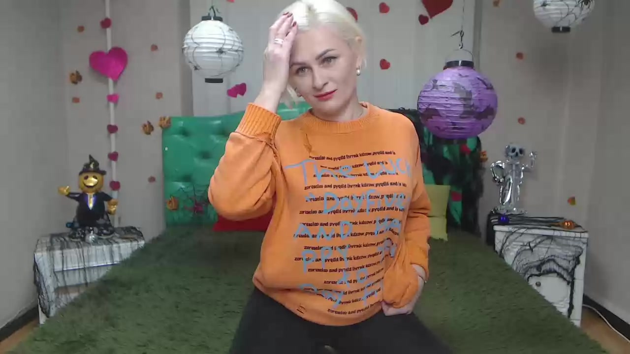 Model - OliviaHorst stockings