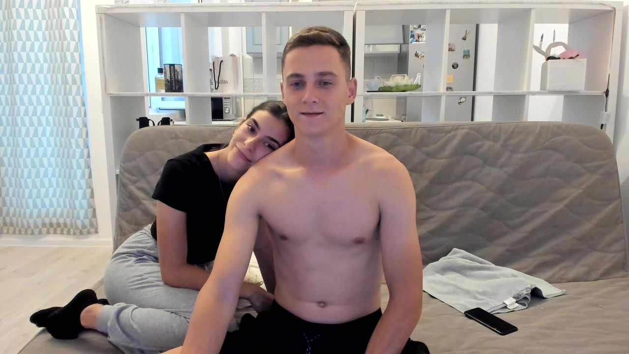 Model - SarahDoll footjob