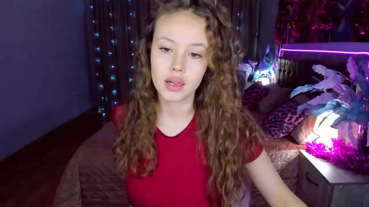 Model - BeatriceTracey striptease