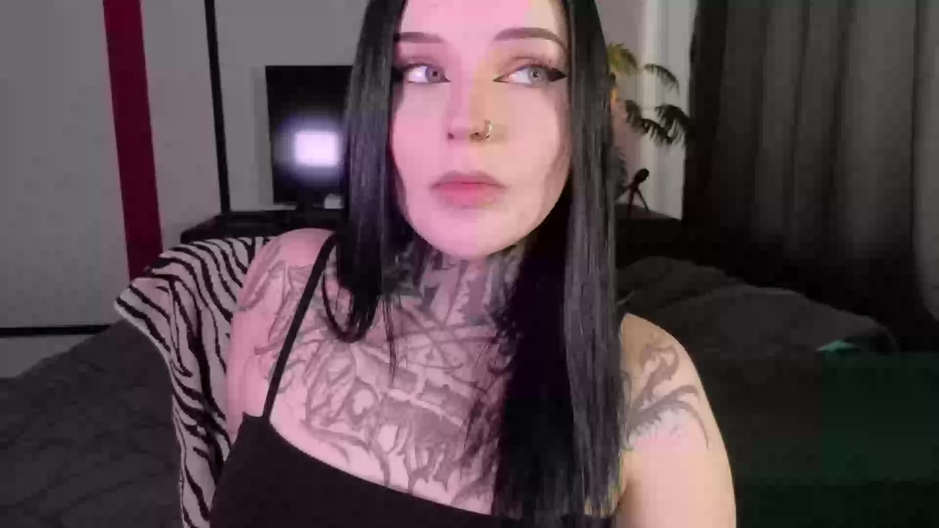 Model - ATOMIC KETCHUP deepthroat