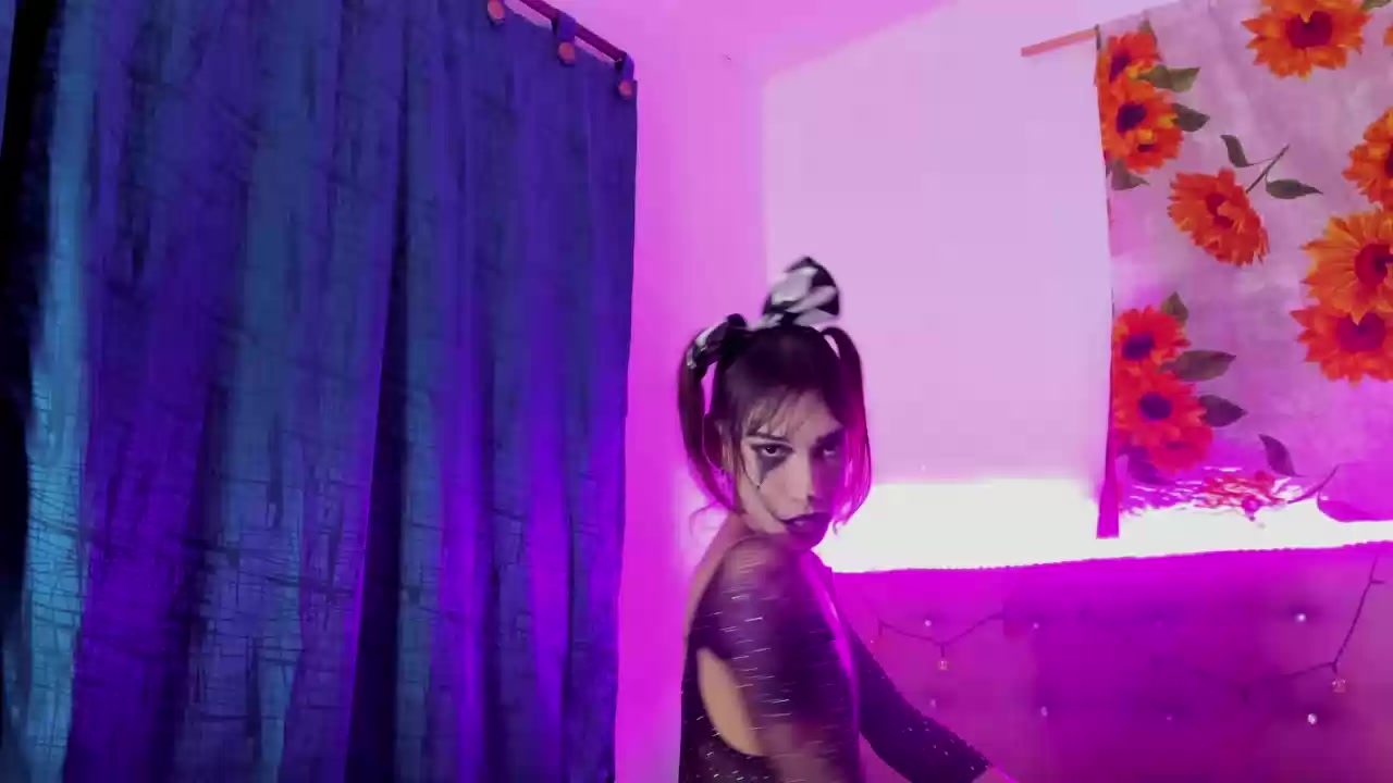 Khandyz cum Model - Khandyz cum