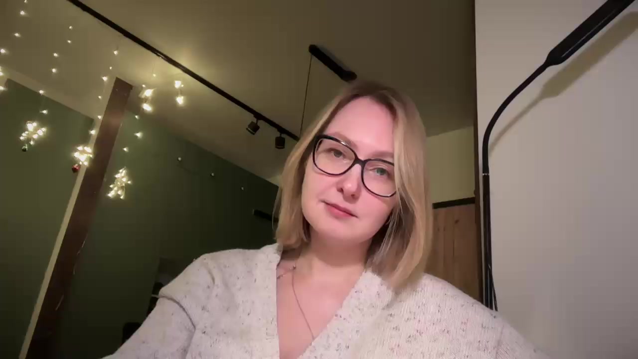 Model - Kira Dea fetish