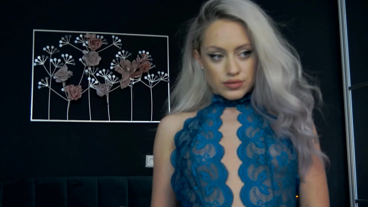 Model - Ariadne deepthroat