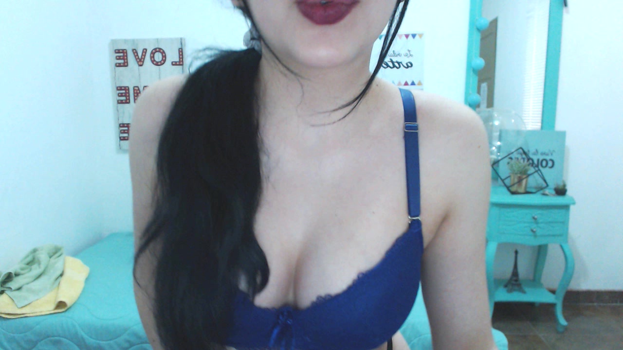 Model - AvrilWhite teen