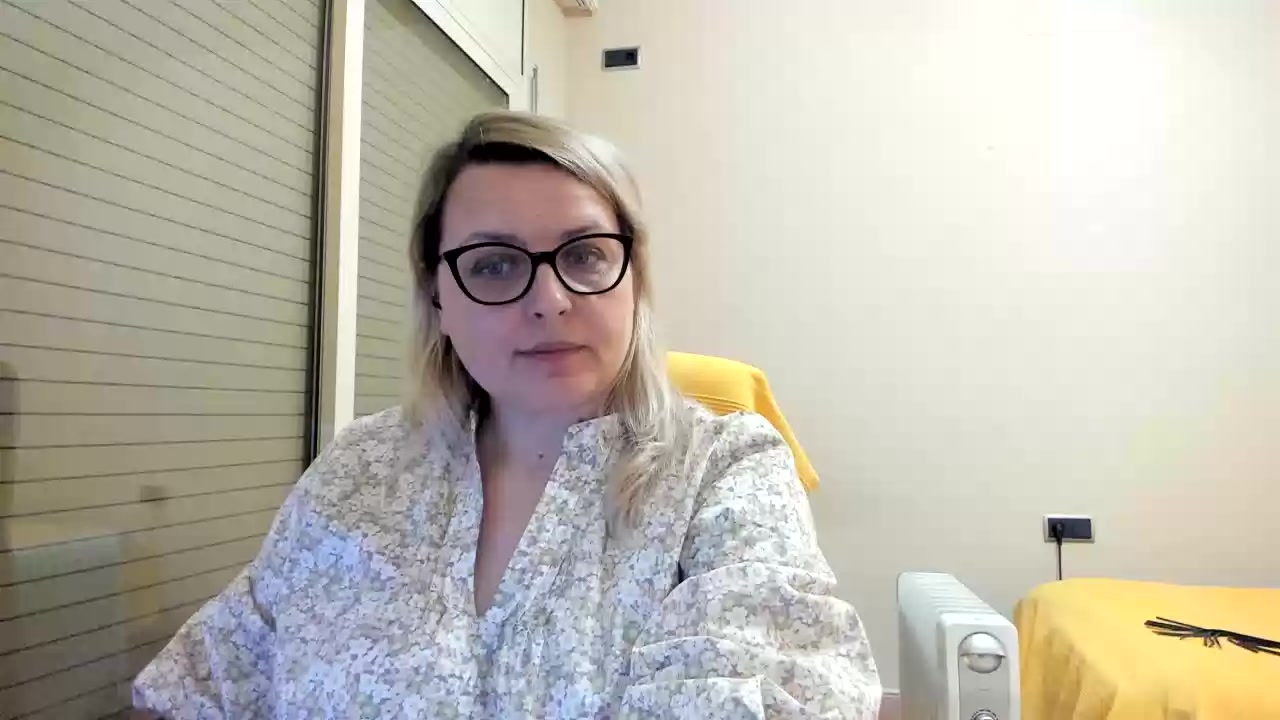 Model - JOI MISTRESS Blonde