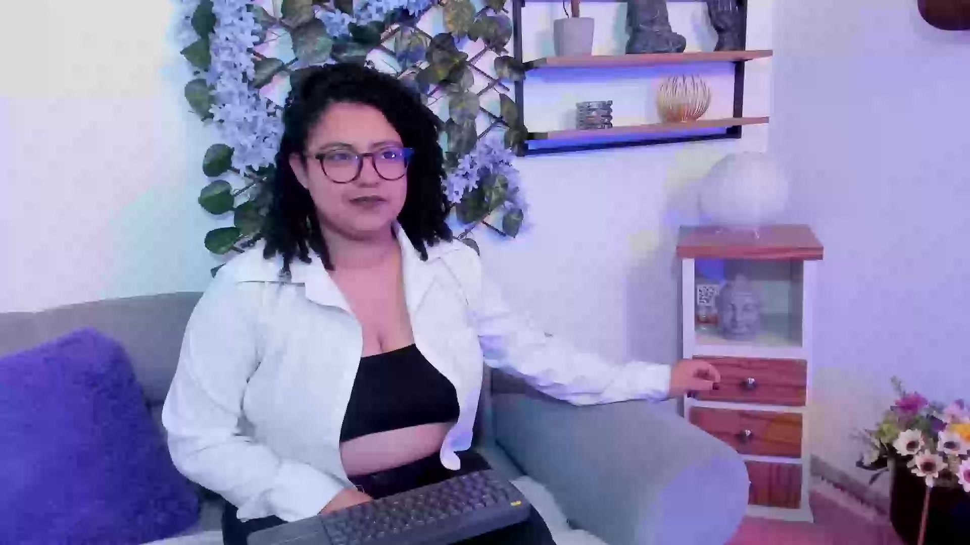 Model - NoaVega bigtits