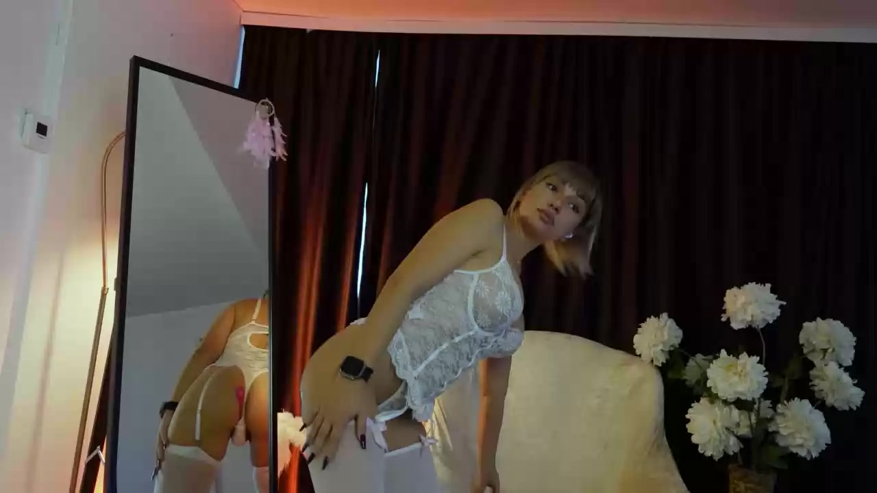 Model - Ella bigtits