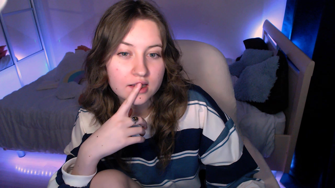 Model - YummyPolly hairypussy