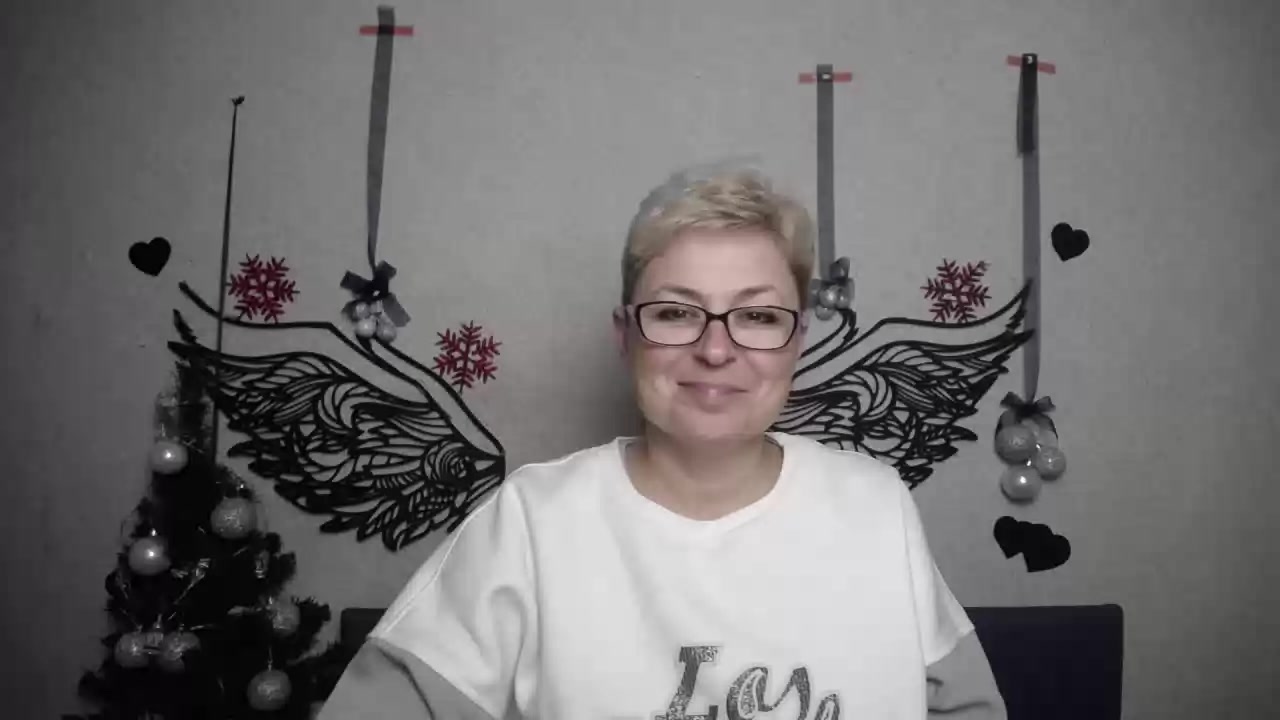 Model - EmiliaGree bigtits