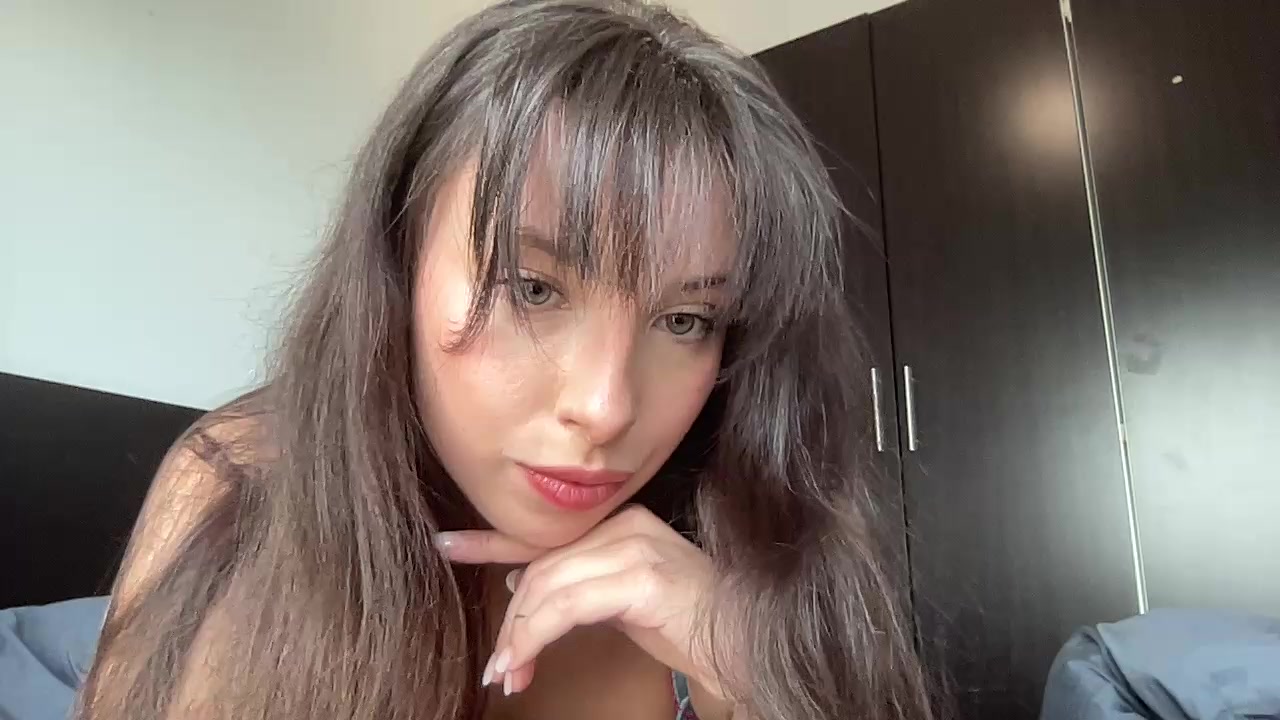 Leila Hadid striptease Model - Leila Hadid striptease