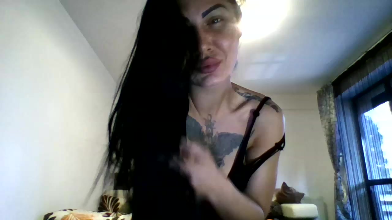 Model - NaughtyDivaMadeinHell sloppy