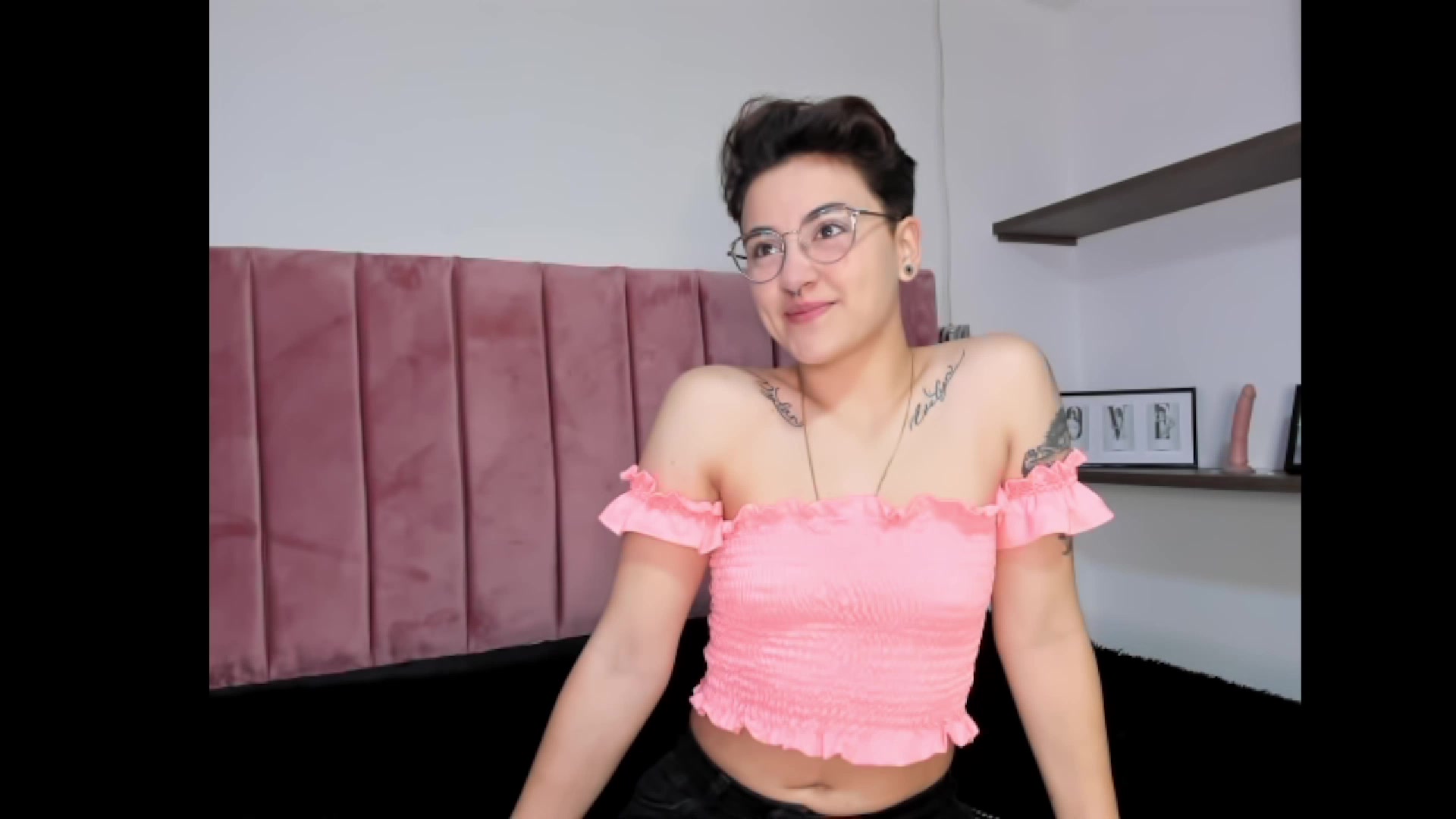 Model - prettynahia juegoderol