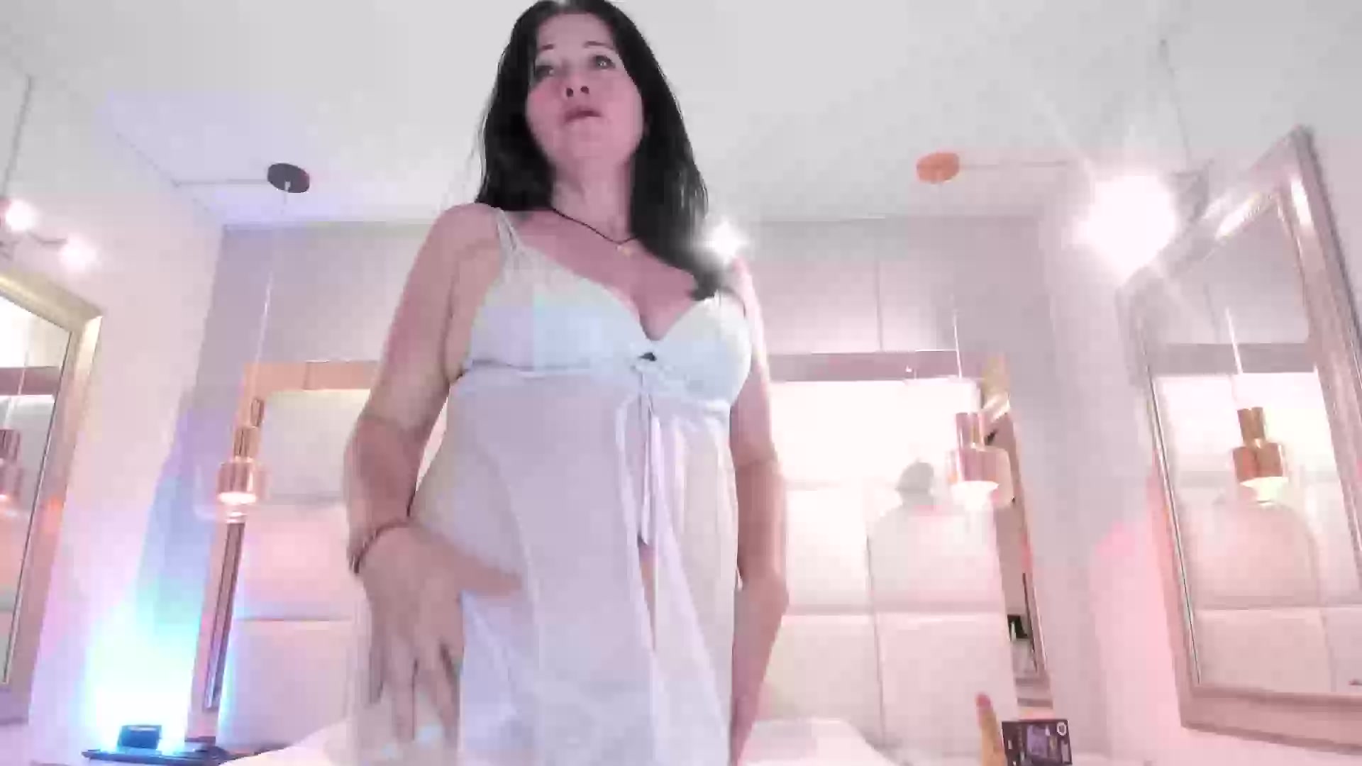 Model - Lady Hellen feet