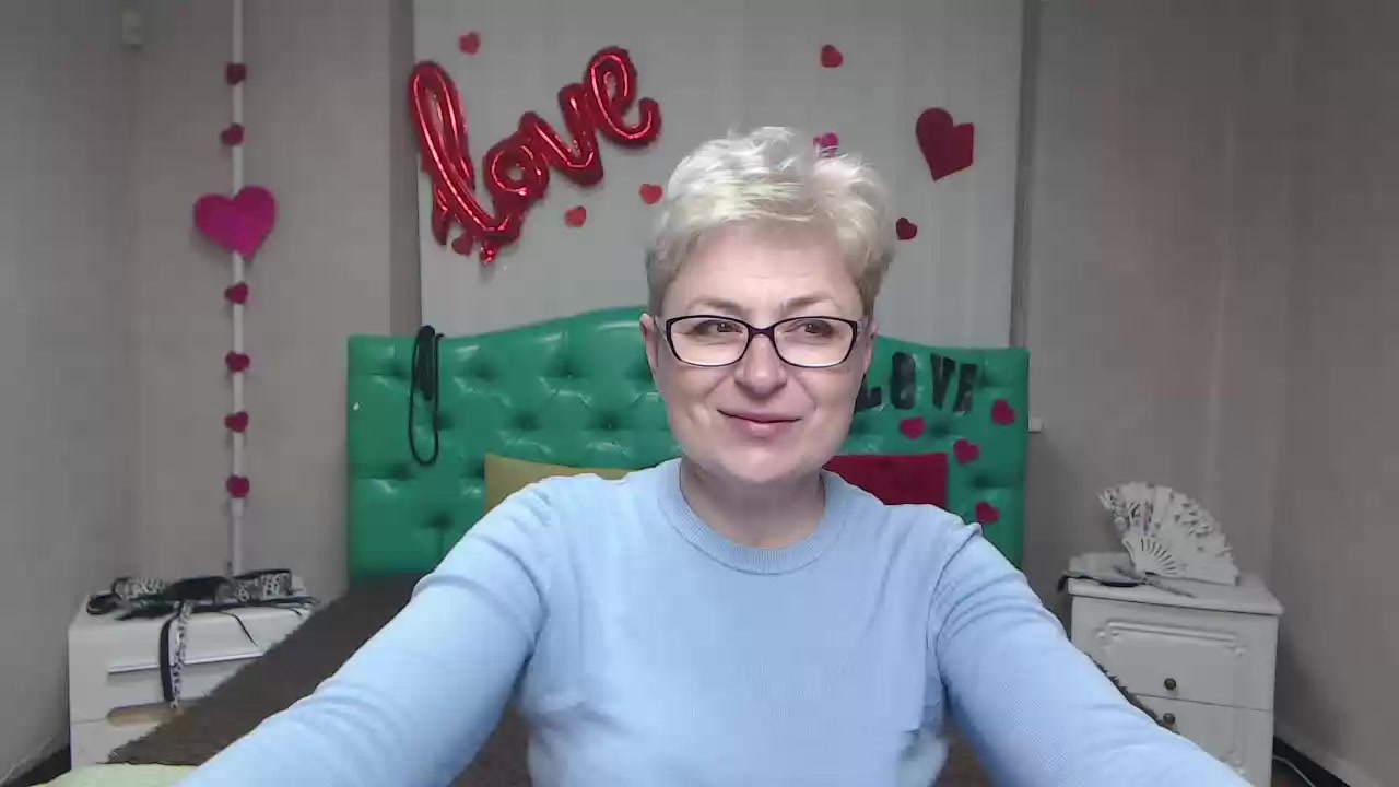 Model - EmiliaGree bigtits