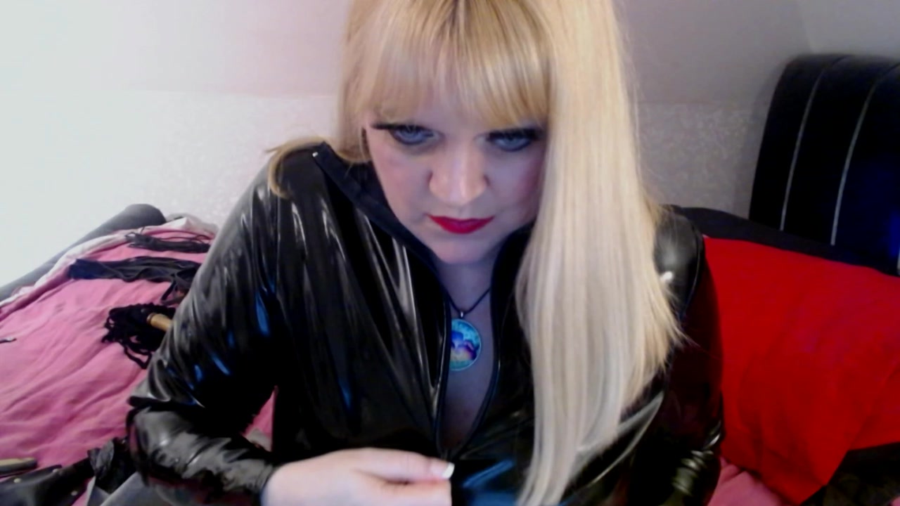 Model - Ukmistress fetish