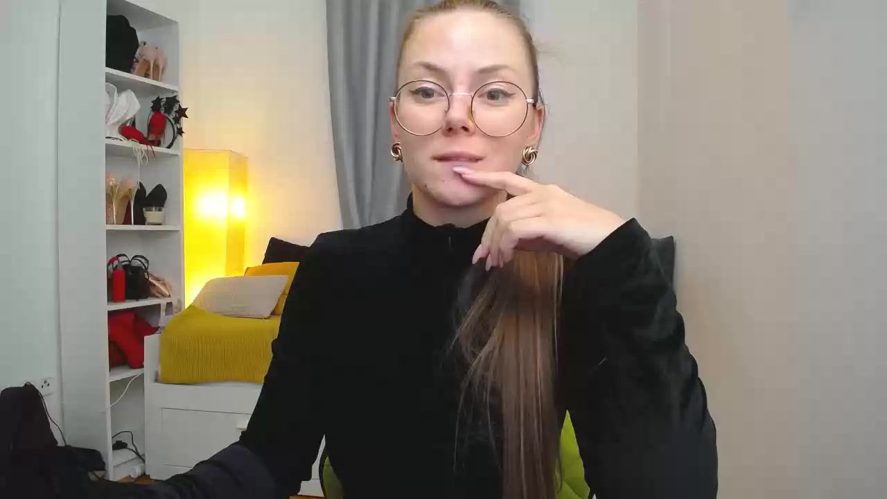 Model - Jessa Rouds heels