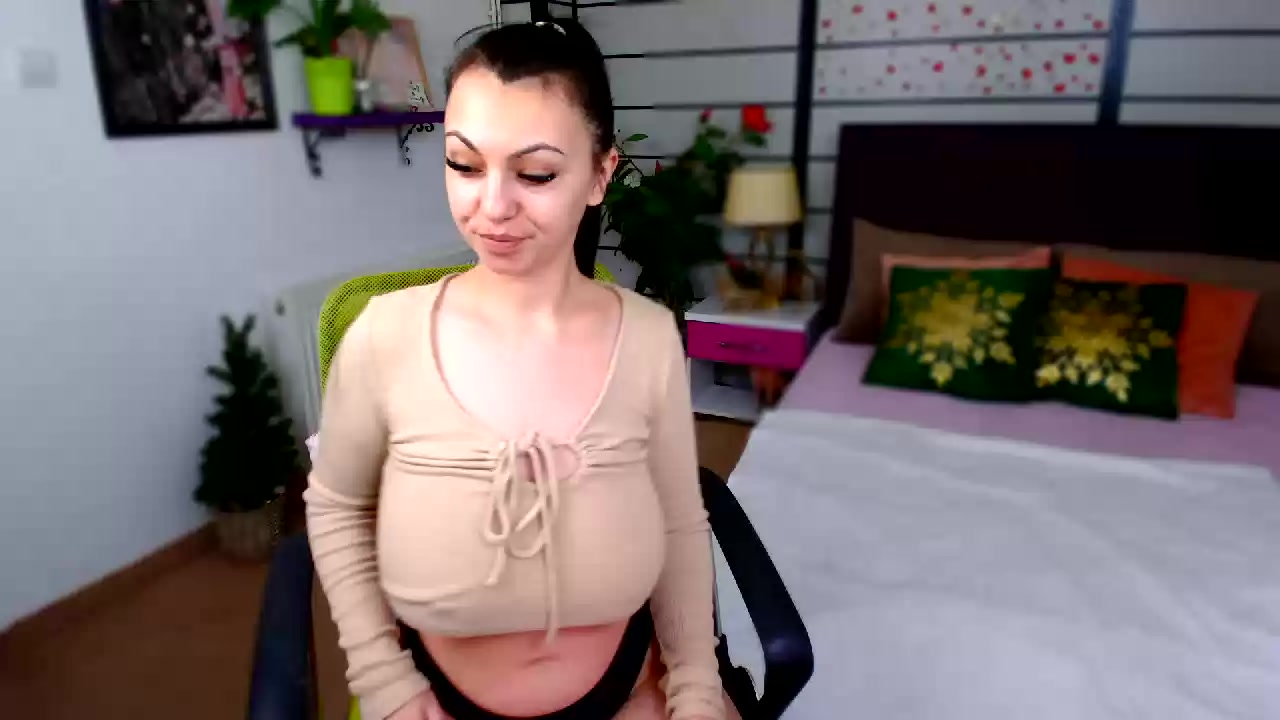 Model - TessaJoy curvy