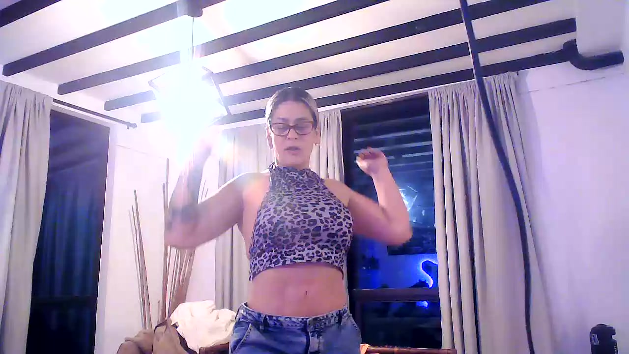 Model - Catapaisa deepthroat