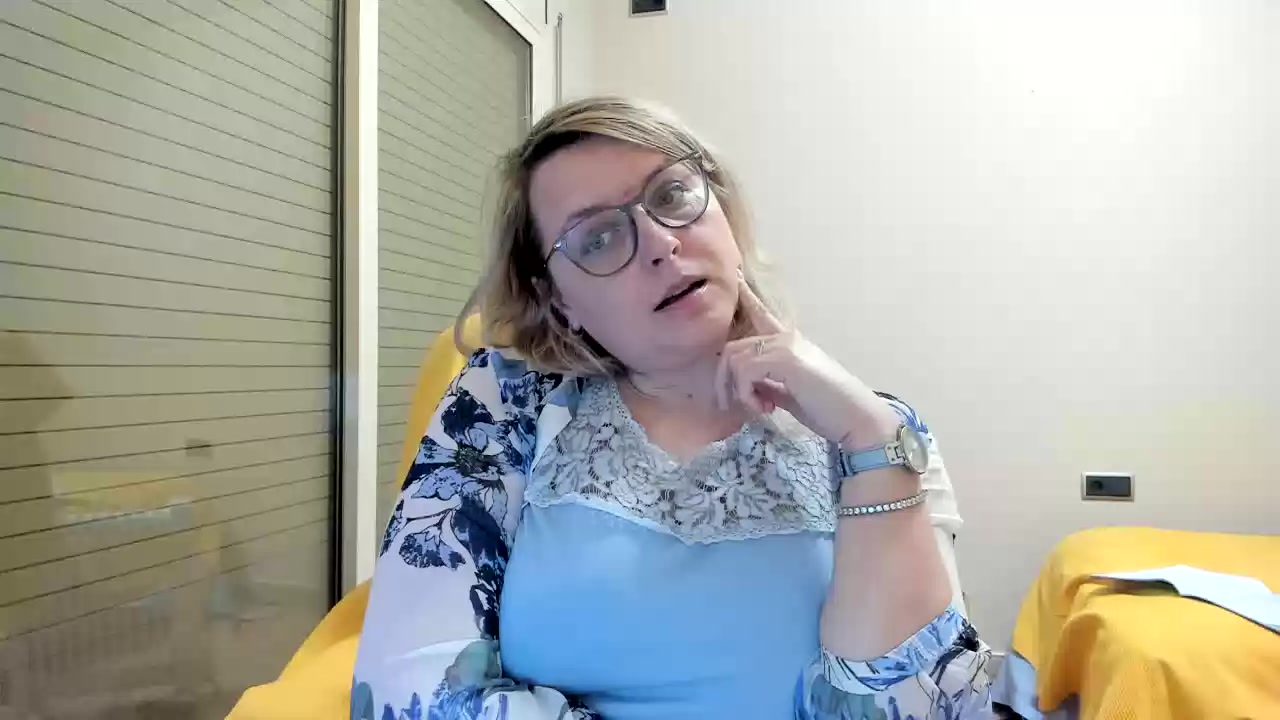 Model - JOI MISTRESS Blonde