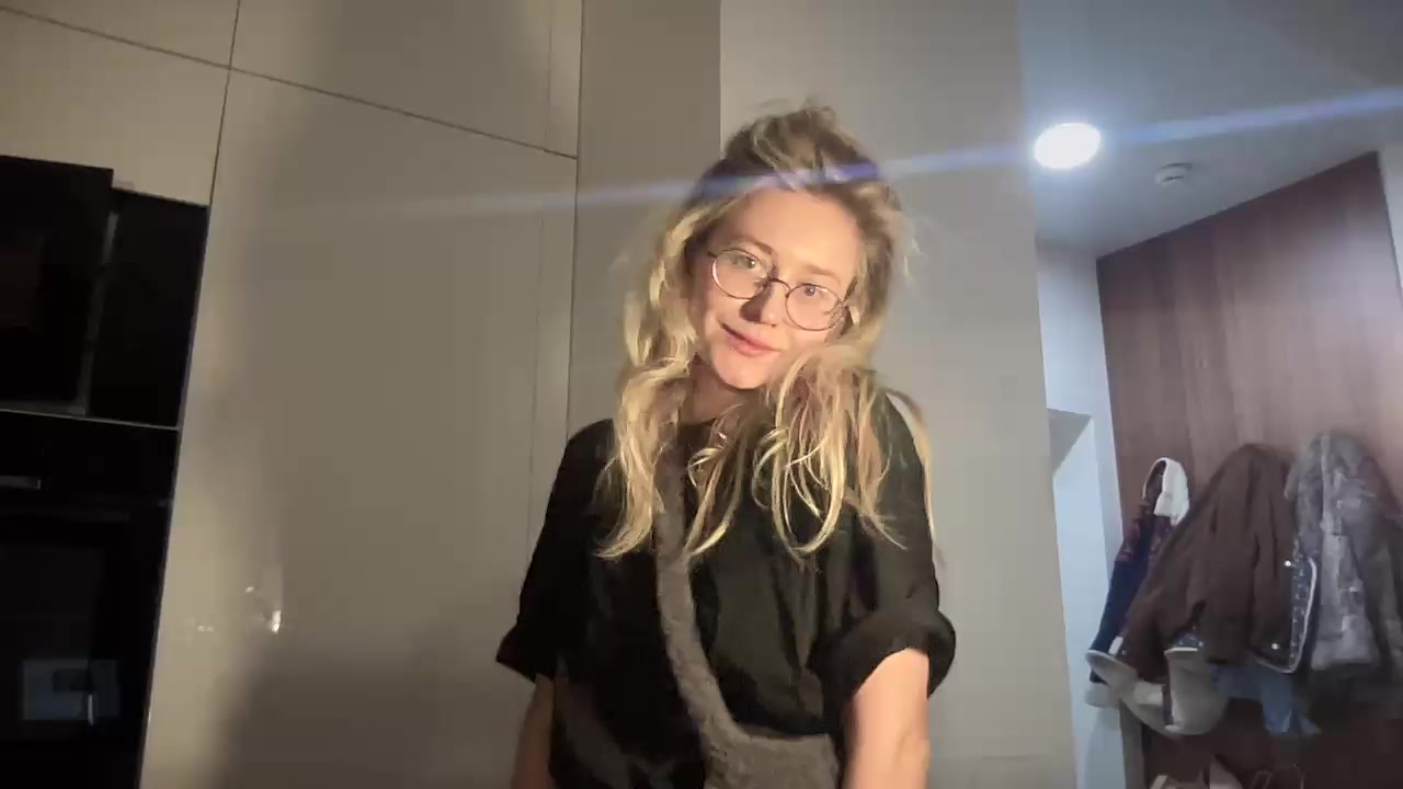 Model - Junie Moon dirtytalk