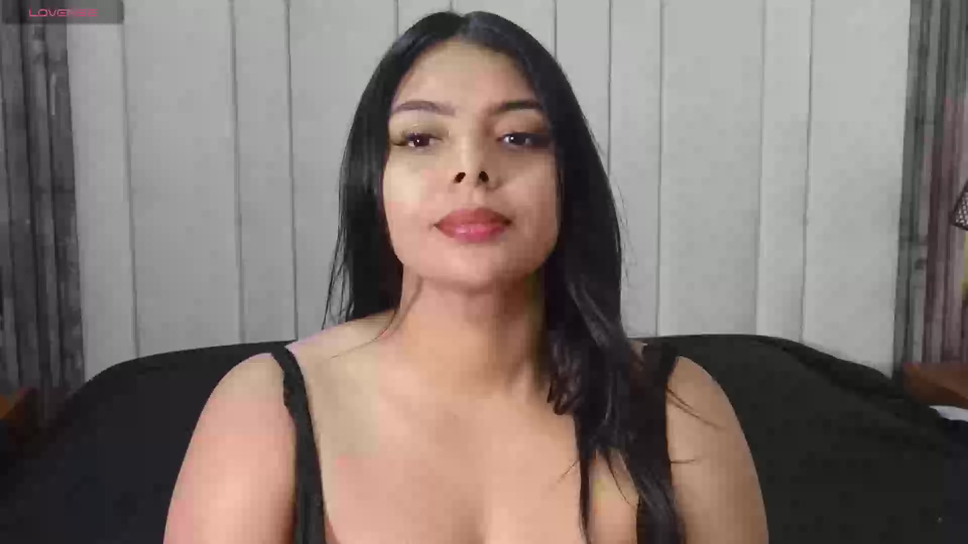 Model - Annie minori LOVENSE