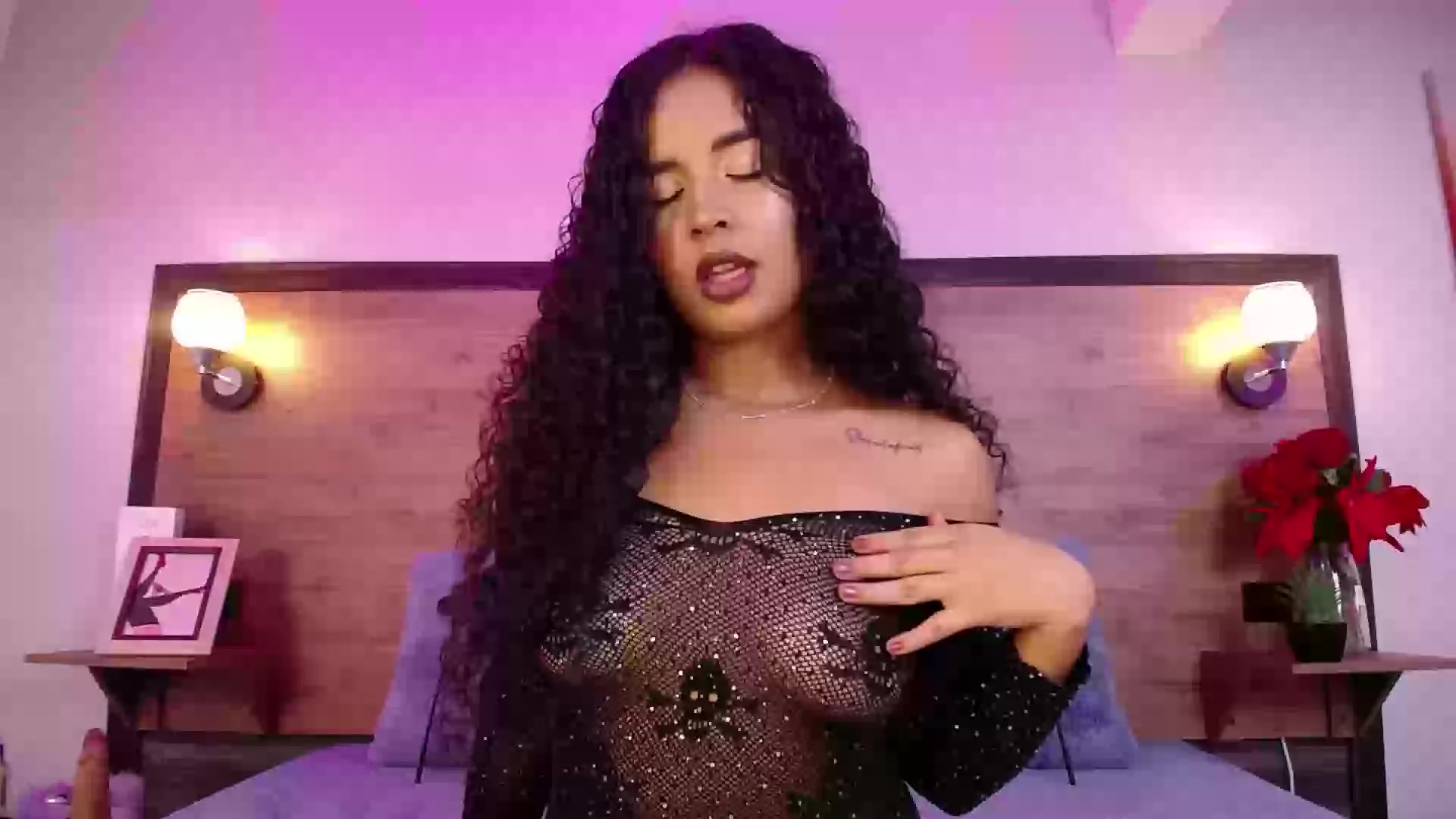 Model - Ari Cute ass