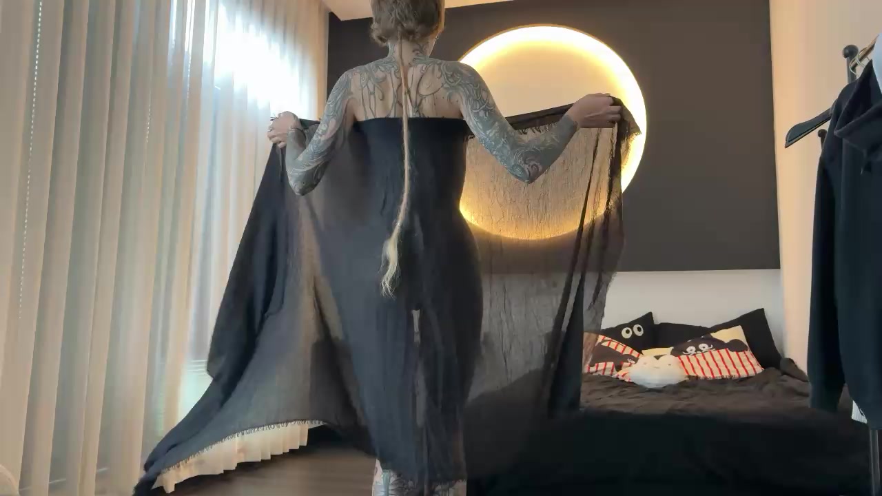 Model - LimaDirthael dominatrix