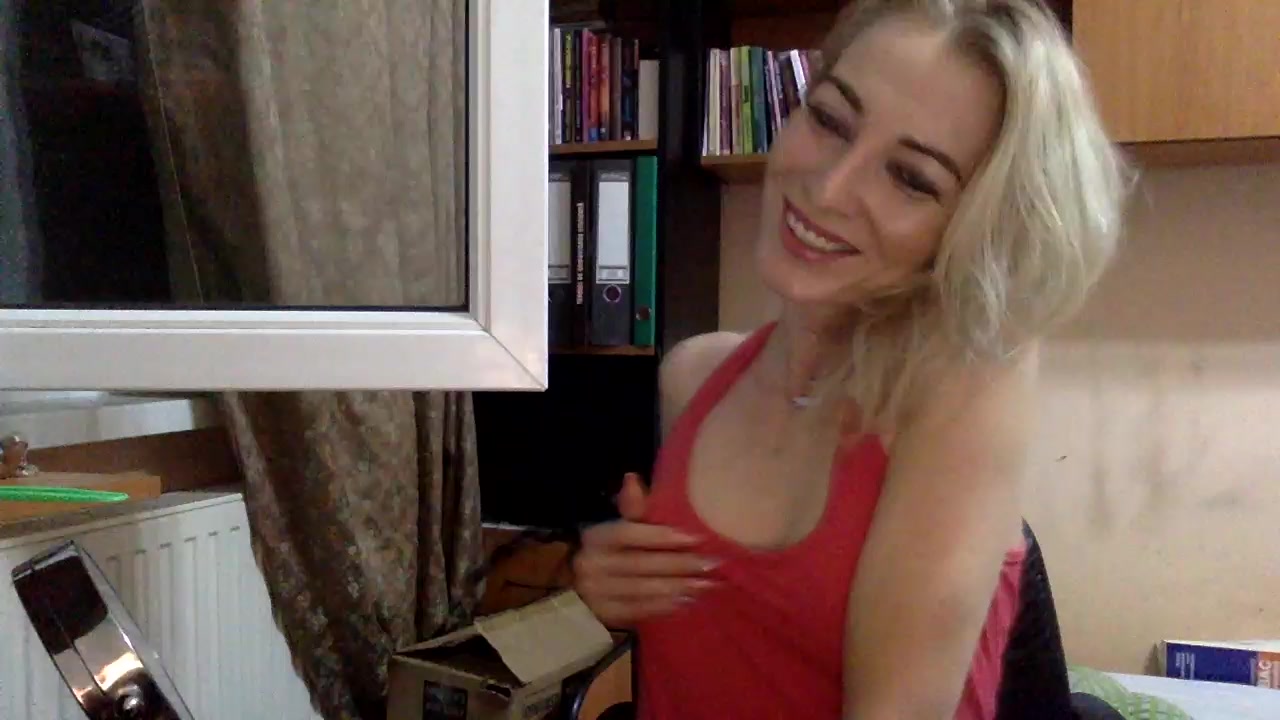 Model - Mistress Lady Quinn cei