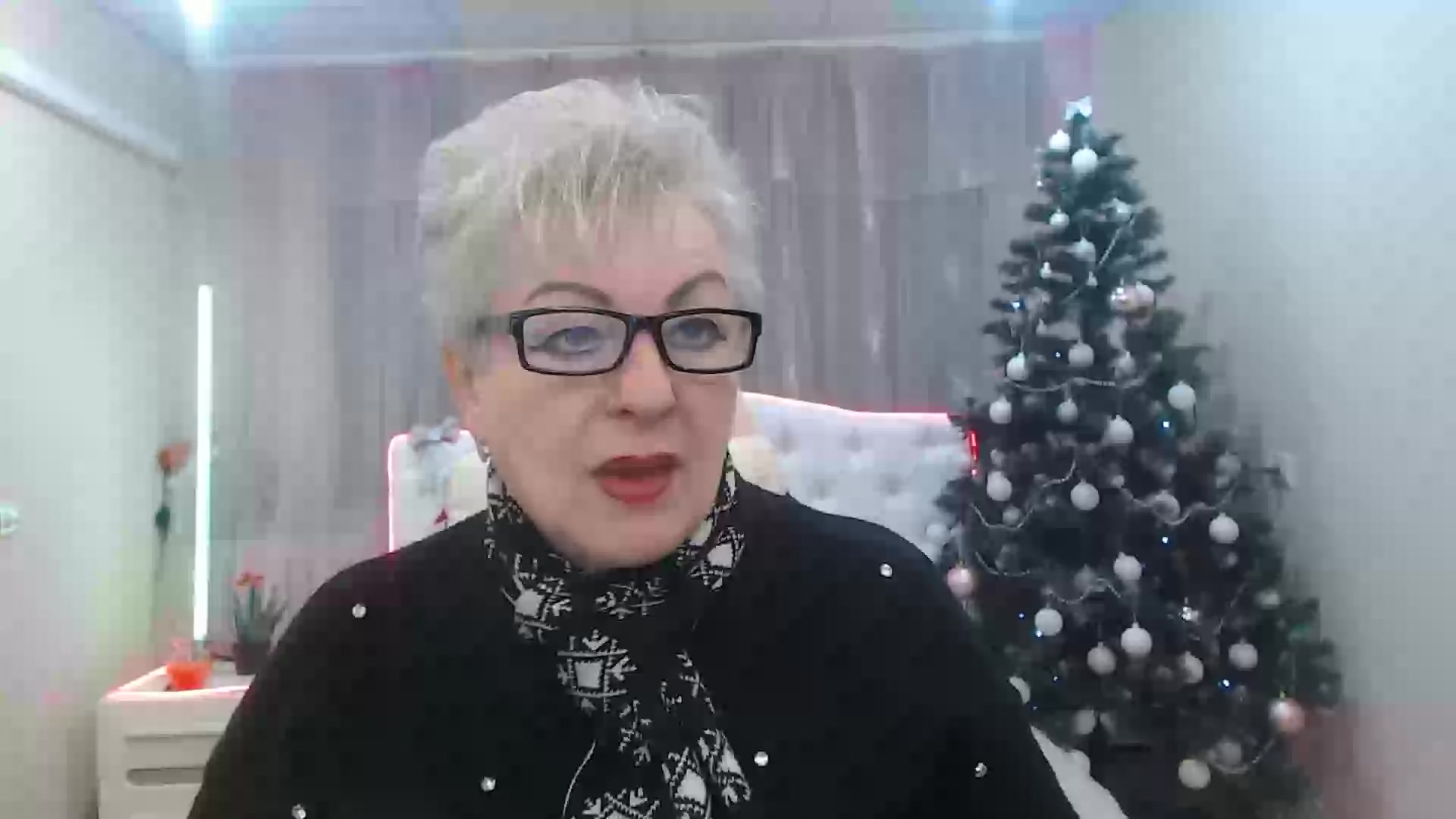 Model - KayleSmolll milf