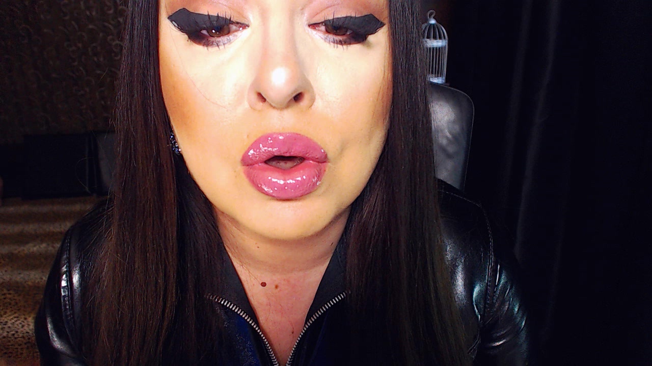 Model - Glossy Miss blowjob