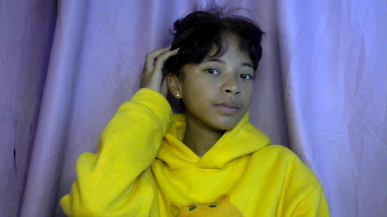 Model - Lunah Precious cute